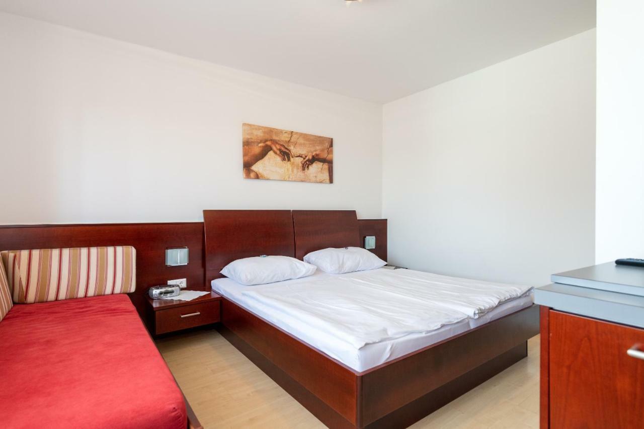 Sekt & Wein - Walter Klein Apartment Illmitz Bagian luar foto